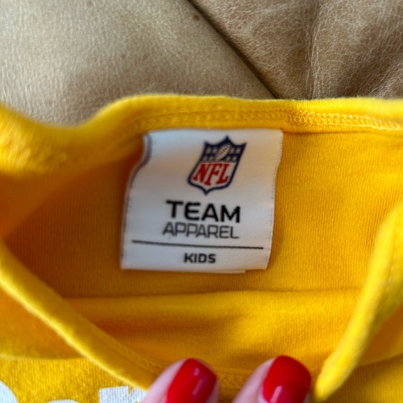 Set of Two Steelers NFL onesies for 6-9 month old - Picture 7 of 7